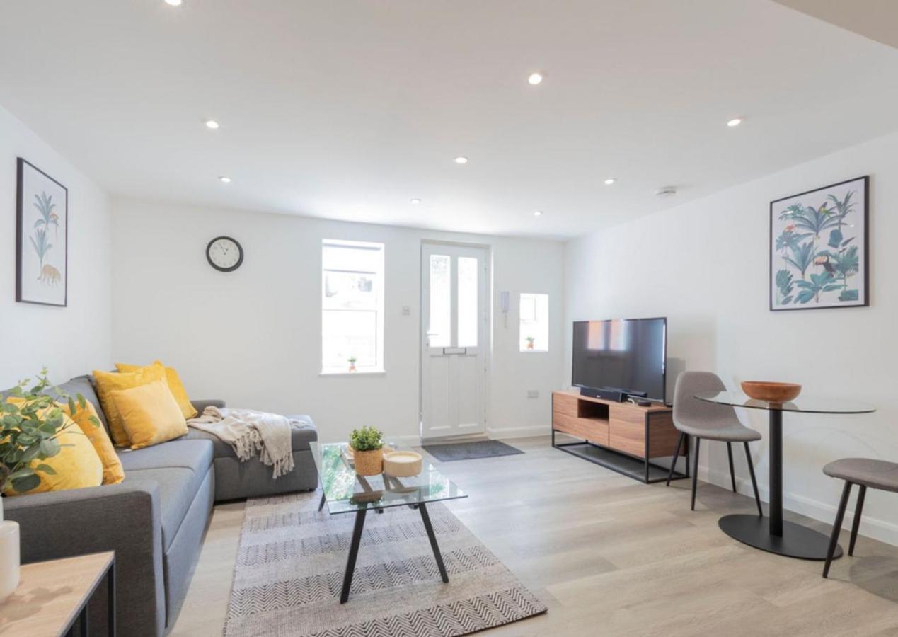 شقة ريدينج  في The White House Flat By Select Sa المظهر الخارجي الصورة